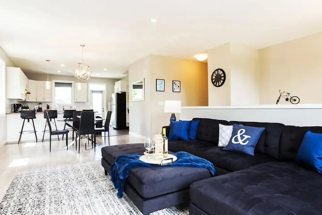 *Executive Home* Long Stays - Garage - Wifi & Nflx Edmonton